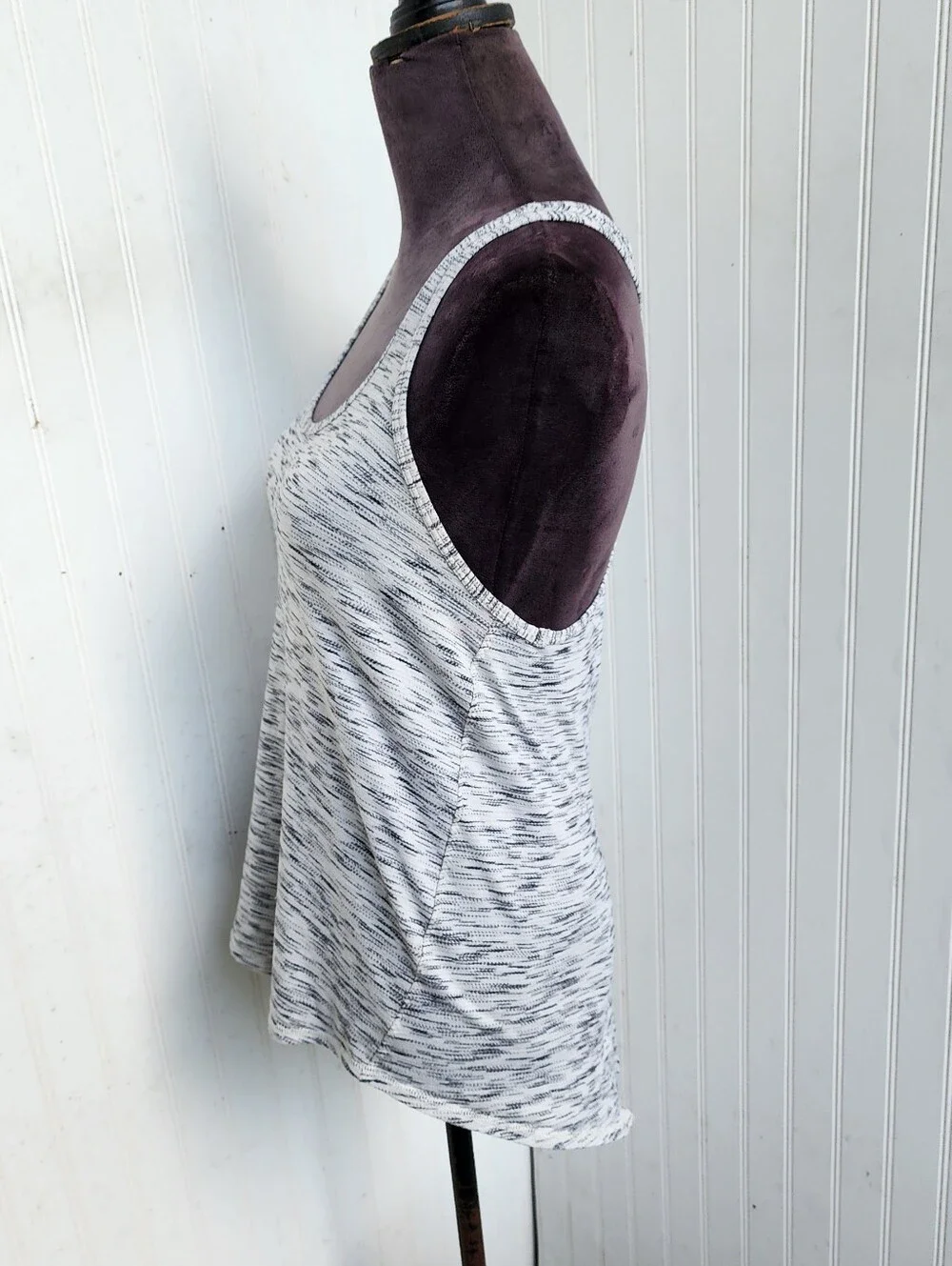 Lululemon Split Back Racerback Tank Ivory Gray Size 4 Sleeveless Yoga Tie Back